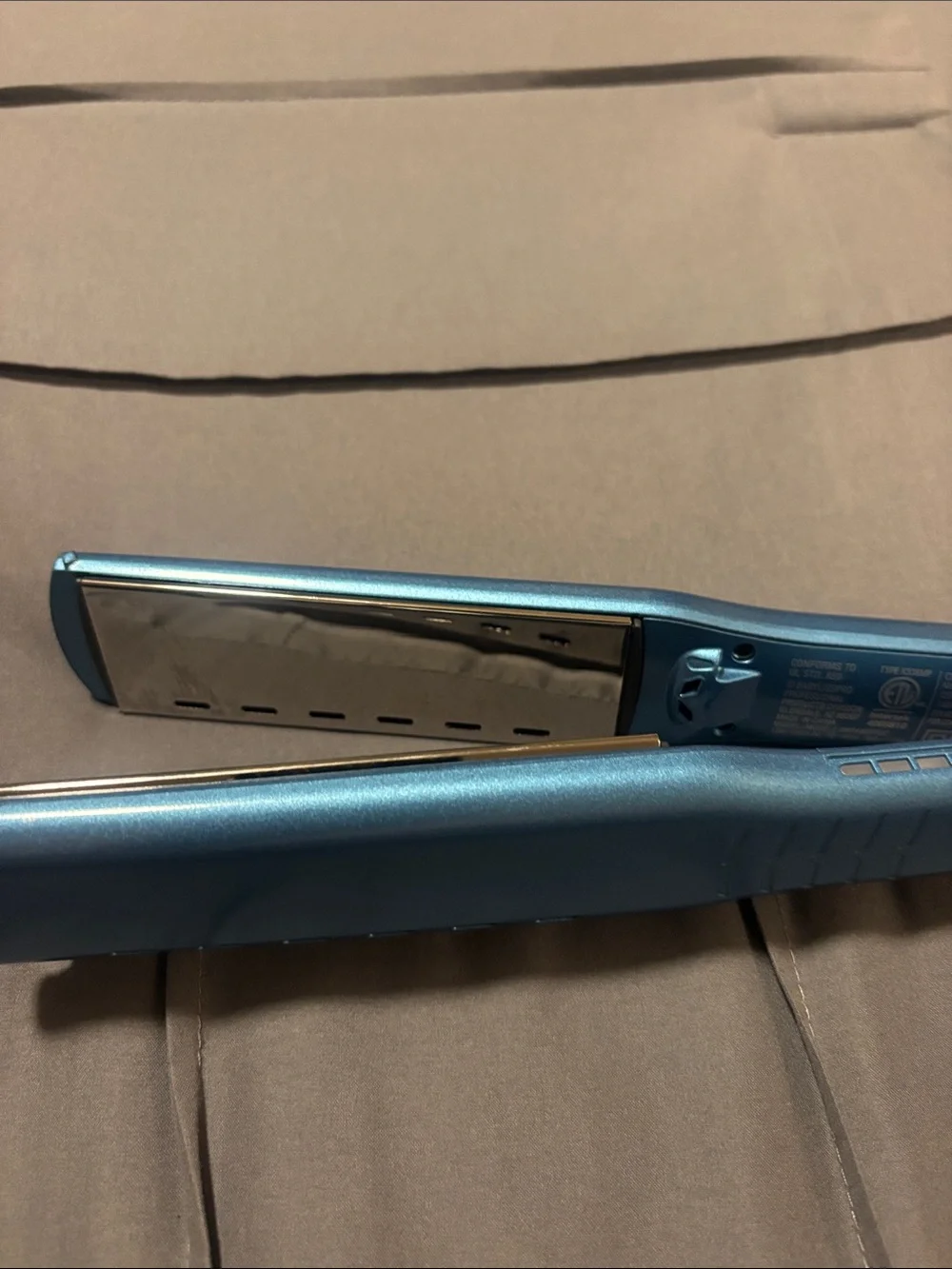 BaByliss Pro Nano Titanium hair straightener